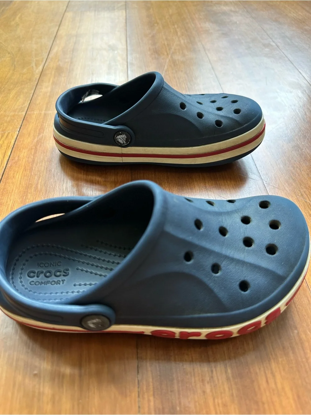 Crocs Kids’ Crocband Clog, Size 1 Big Kid, Navy/Red